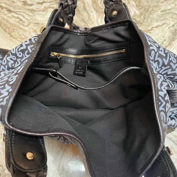 Gucci “Words of Strength” Painted Handbag with Authenticity Certificate - Picture 5 of 12